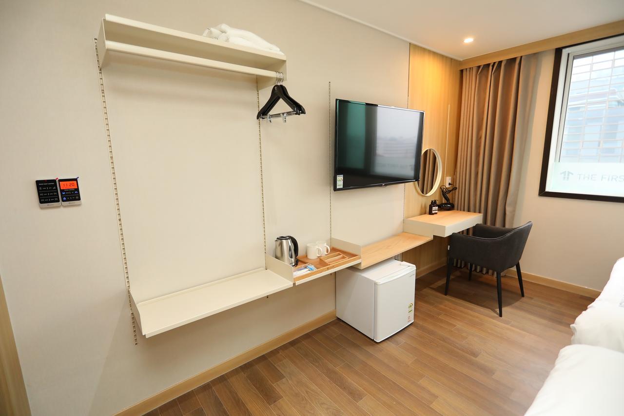 The First Hotel ČČchangwon Exteriér fotografie
